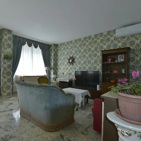赞highly Recommened Lovenice Spacious Close To Train Station 威尼斯华人民宿旅馆 Apartamento