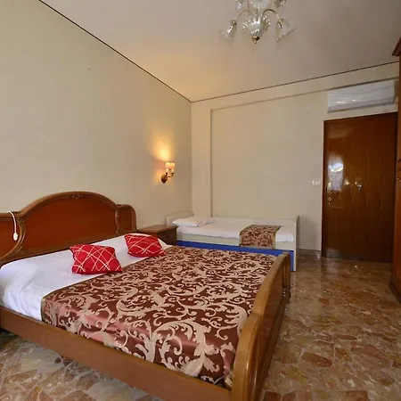 Lejlighed 赞highly Recommened Lovenice Spacious Close To Train Station 威尼斯华人民宿旅馆 *