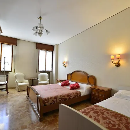 赞highly Recommened Lovenice Spacious Close To Train Station 威尼斯华人民宿旅馆 Διαμέρισμα