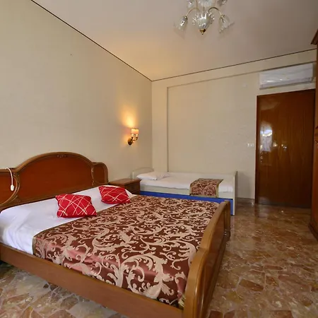 赞highly Recommened Lovenice Spacious Close To Train Station 威尼斯华人民宿旅馆 Βενετία