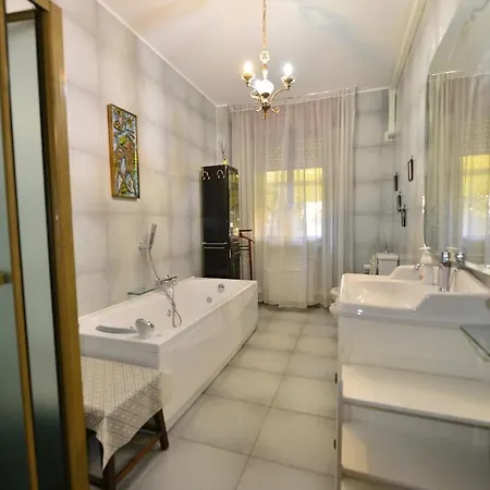 赞highly Recommened Lovenice Spacious Close To Train Station 威尼斯华人民宿旅馆